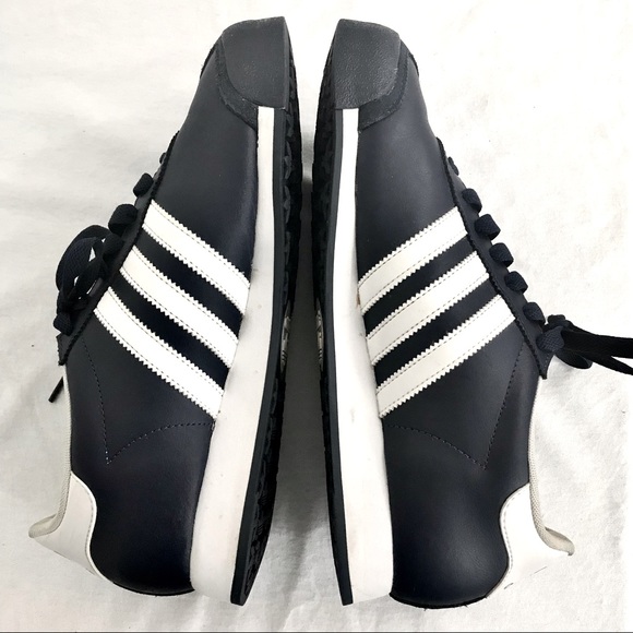 ‼️SOLD‼️ ADDIDAS SOMOA SNEAKERS - Picture 3 of 9